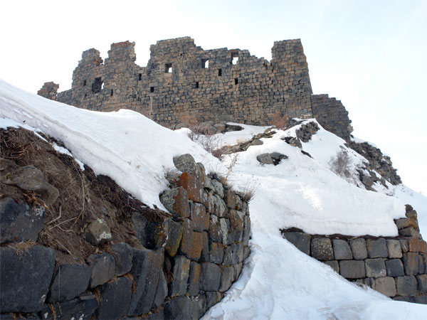 Amberd Fortress