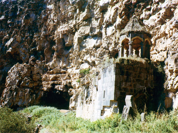 Монастырь Горомайри